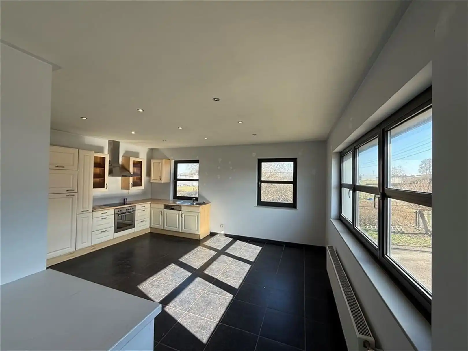 Polyvalent bedrijfsgebouw foto 12