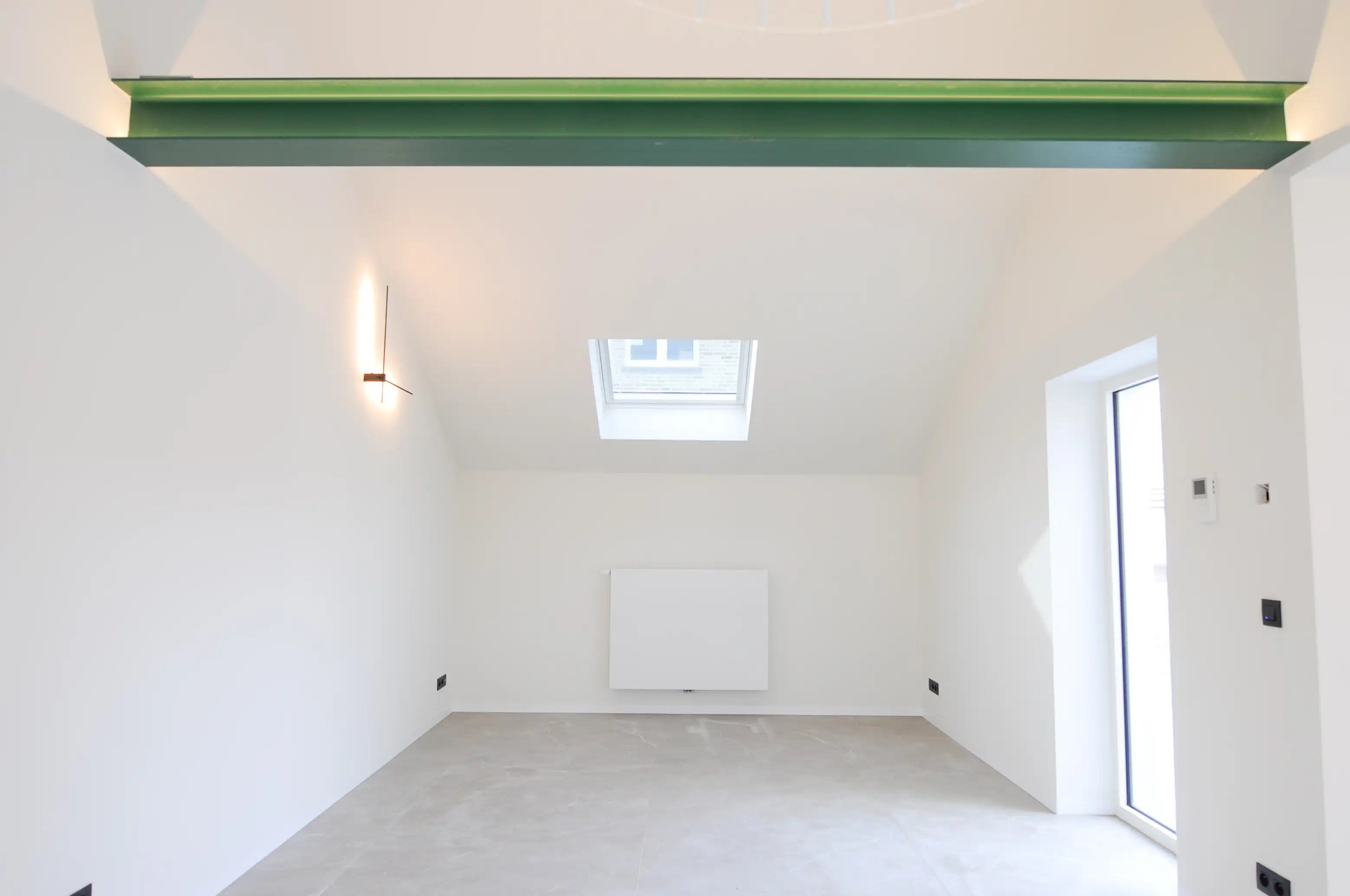 Ruime woning met groot terras foto 14