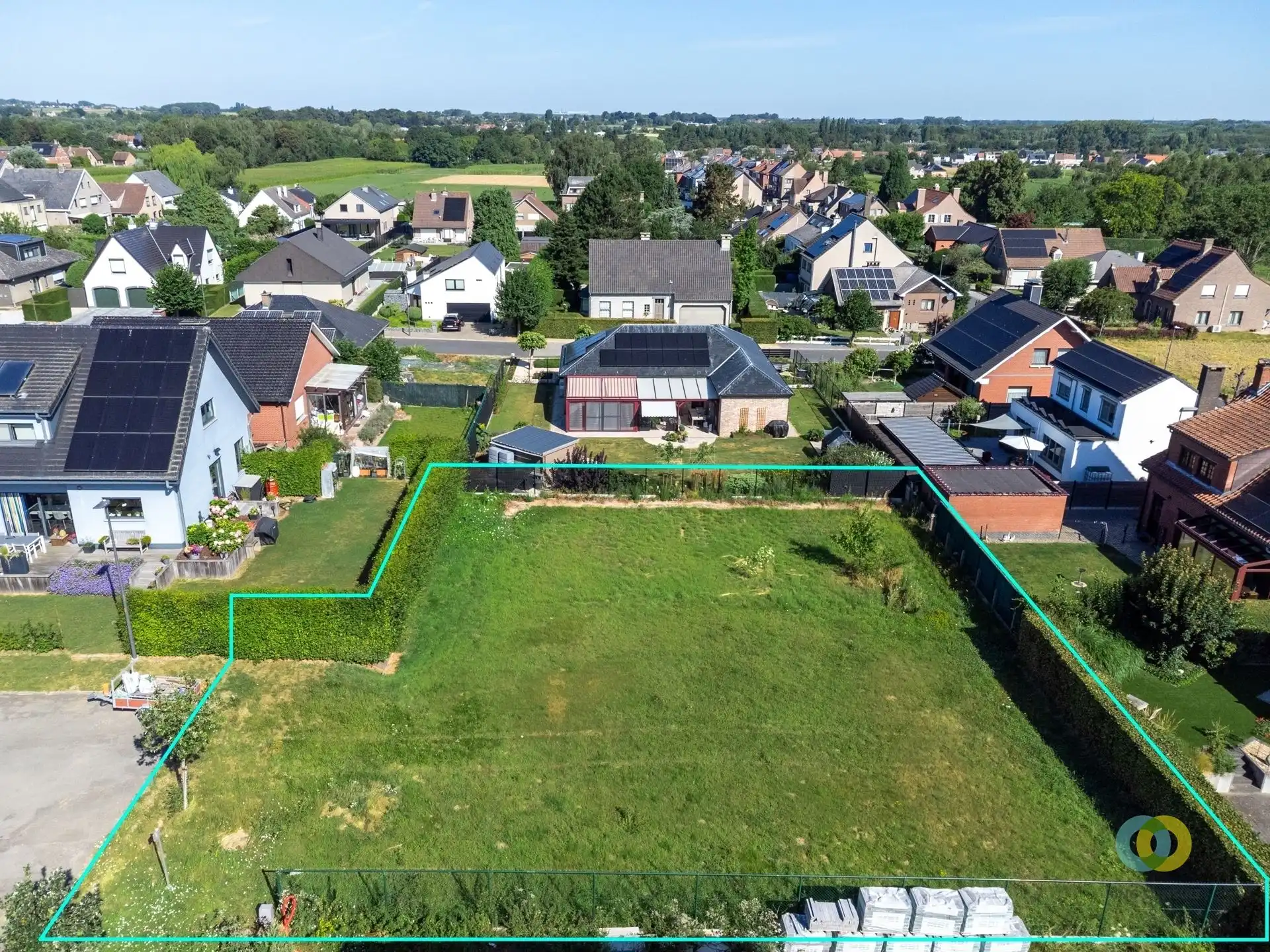 Goed gelegen villa bouwgrond foto 3