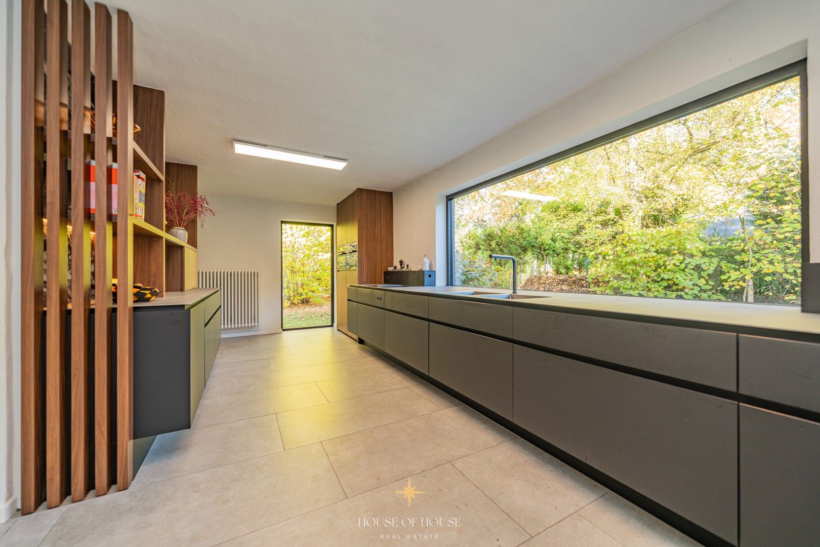 Architecturale laagbouwvilla in residentiële buurt nabij Abdij van Zevenkerken foto 3