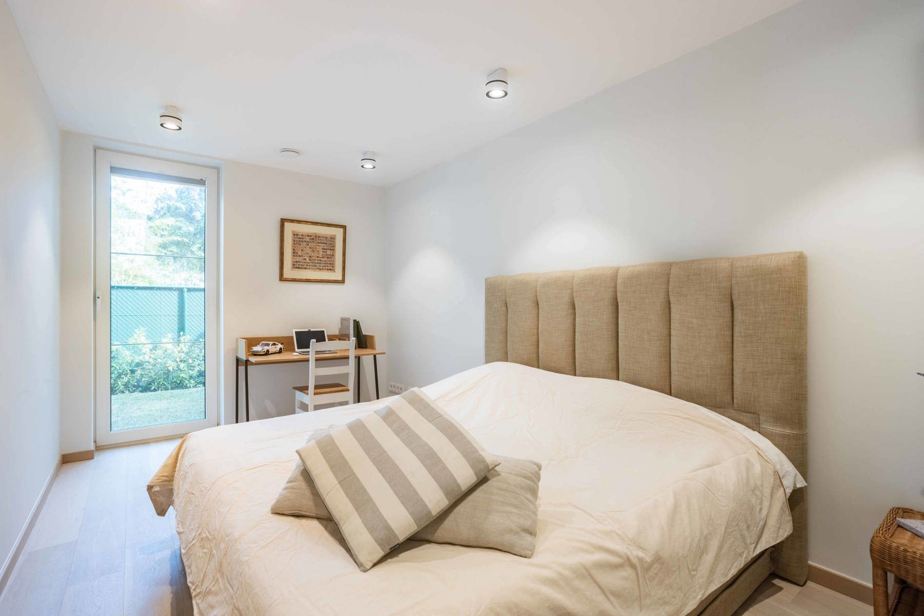 Ruim gelijkvloersappartement met hoogwaardige afwerking foto 14