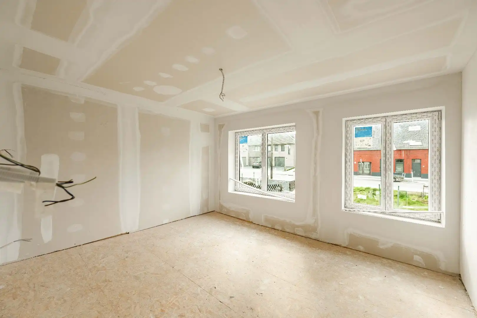 Verder te renoveren woning op toplocatie in Lichtervelde foto 12