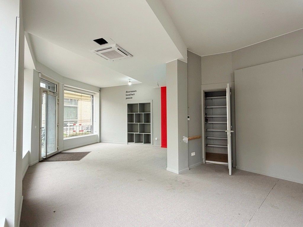 Uiterst commercieel gelegen handelsgelijkvloers foto 3