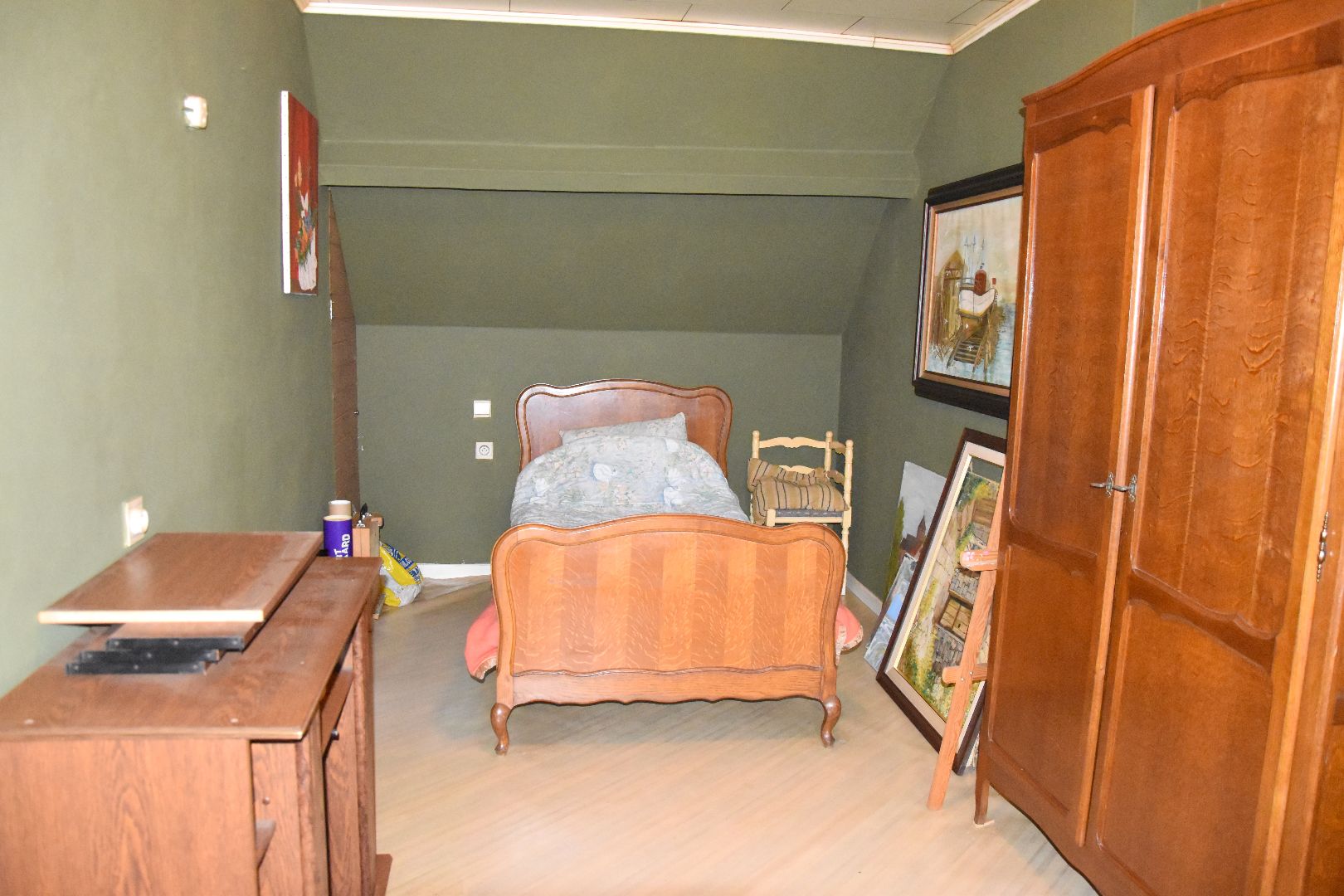 Te koop in Moorsele deze te renoveren HOB met véél potentieel foto 12