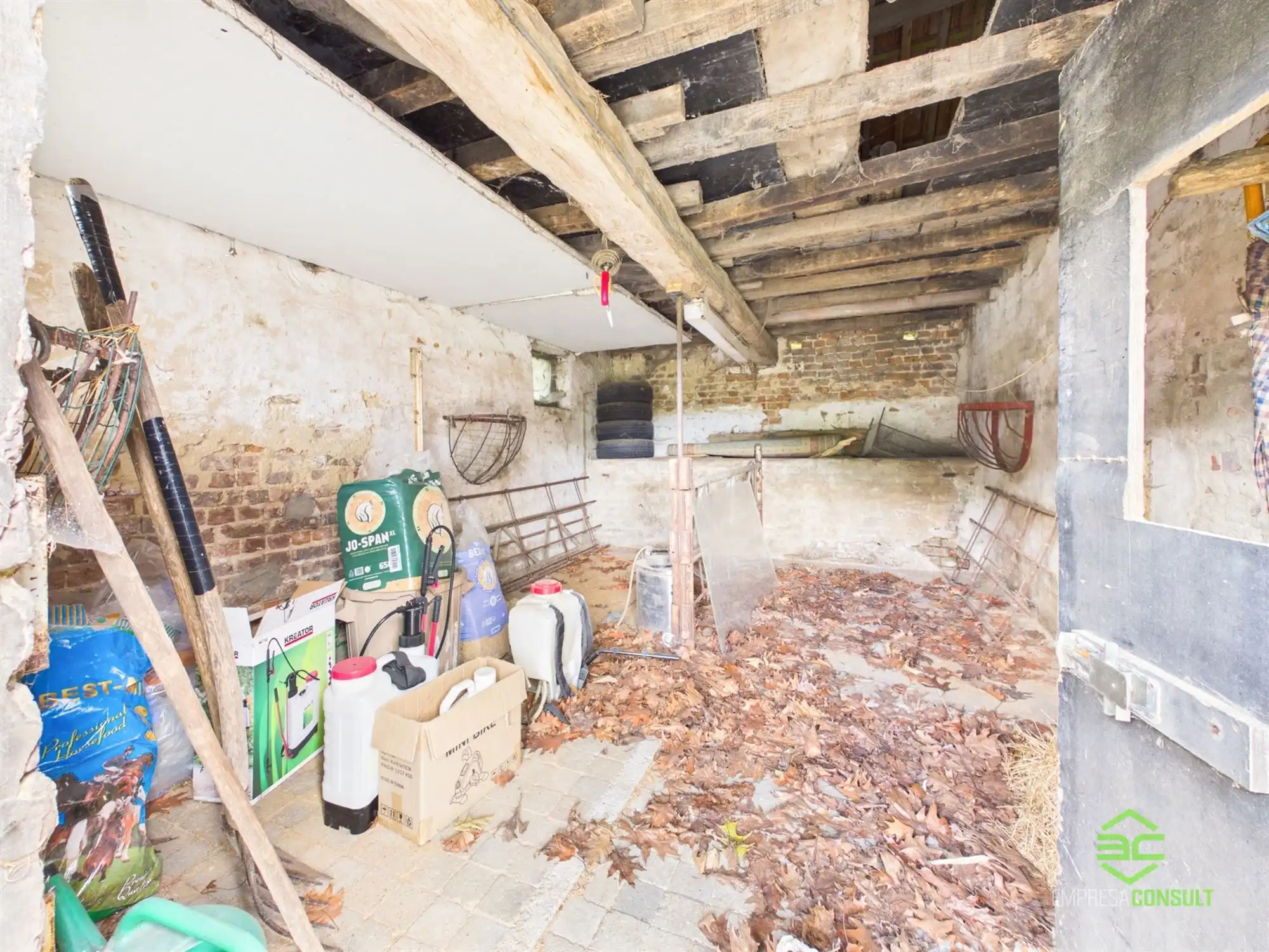 Te renoveren hoeve in Rummen op 22a 32ca! foto 6