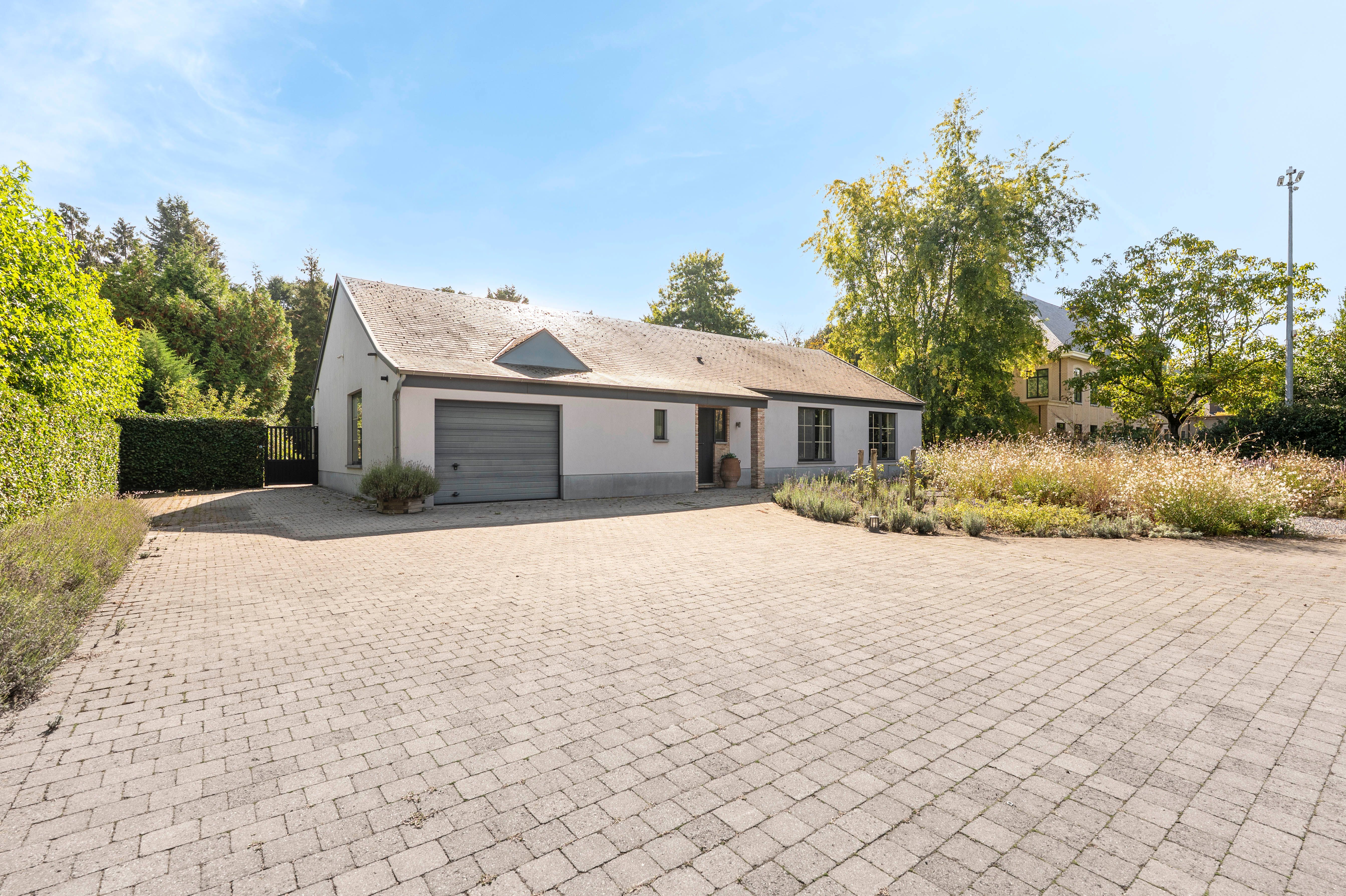 Instapklare laagbouwvilla nabij het centrum van Brasschaat. foto 30