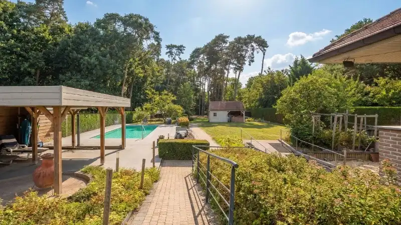 Villa van 349m² op 29a67ca met openluchtzwembad foto 3