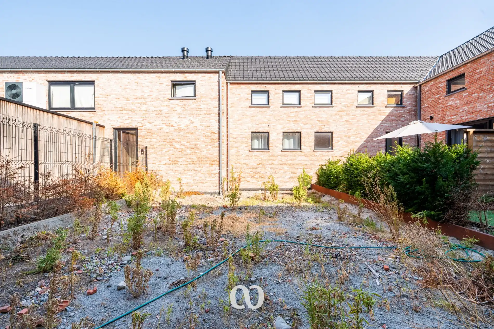 Ruime casco woning met tal van mogelijkheden! foto 10