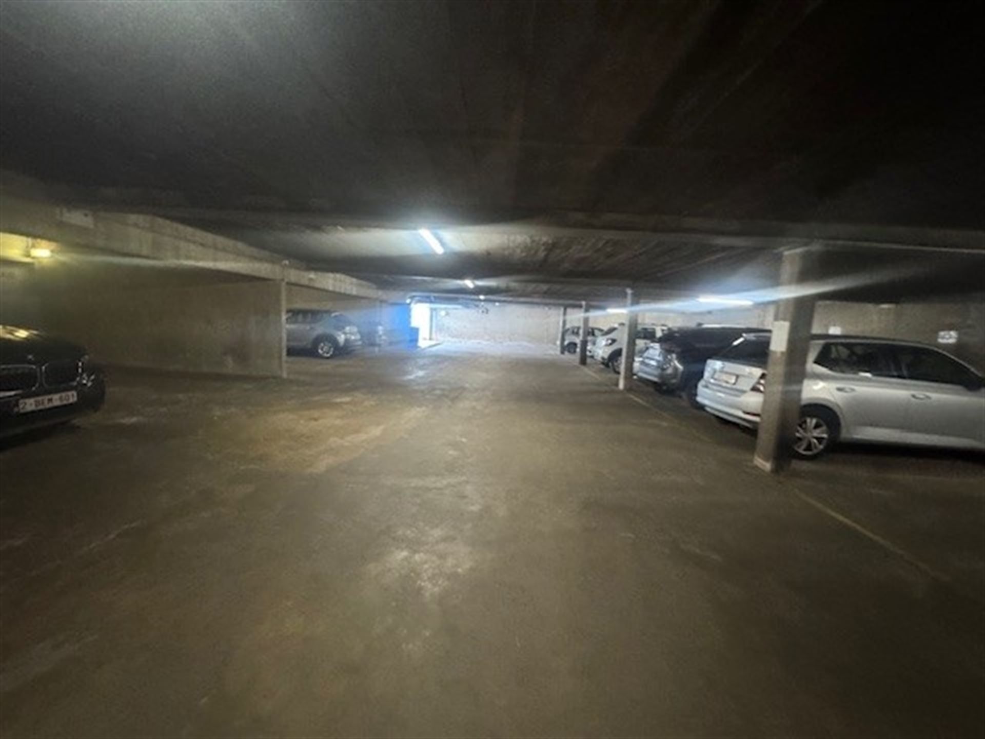 staanplaats - binnen  foto {{pictureIndex}}