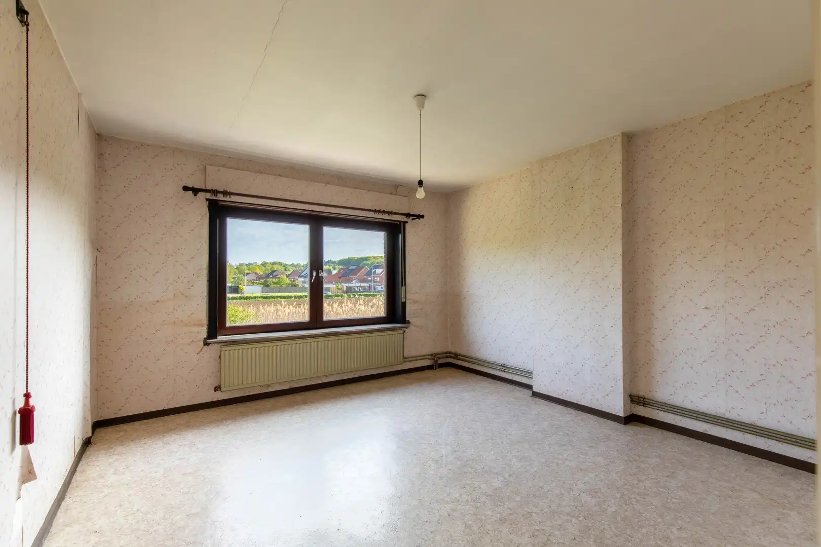 Renovatiewoning met grote garage foto 14