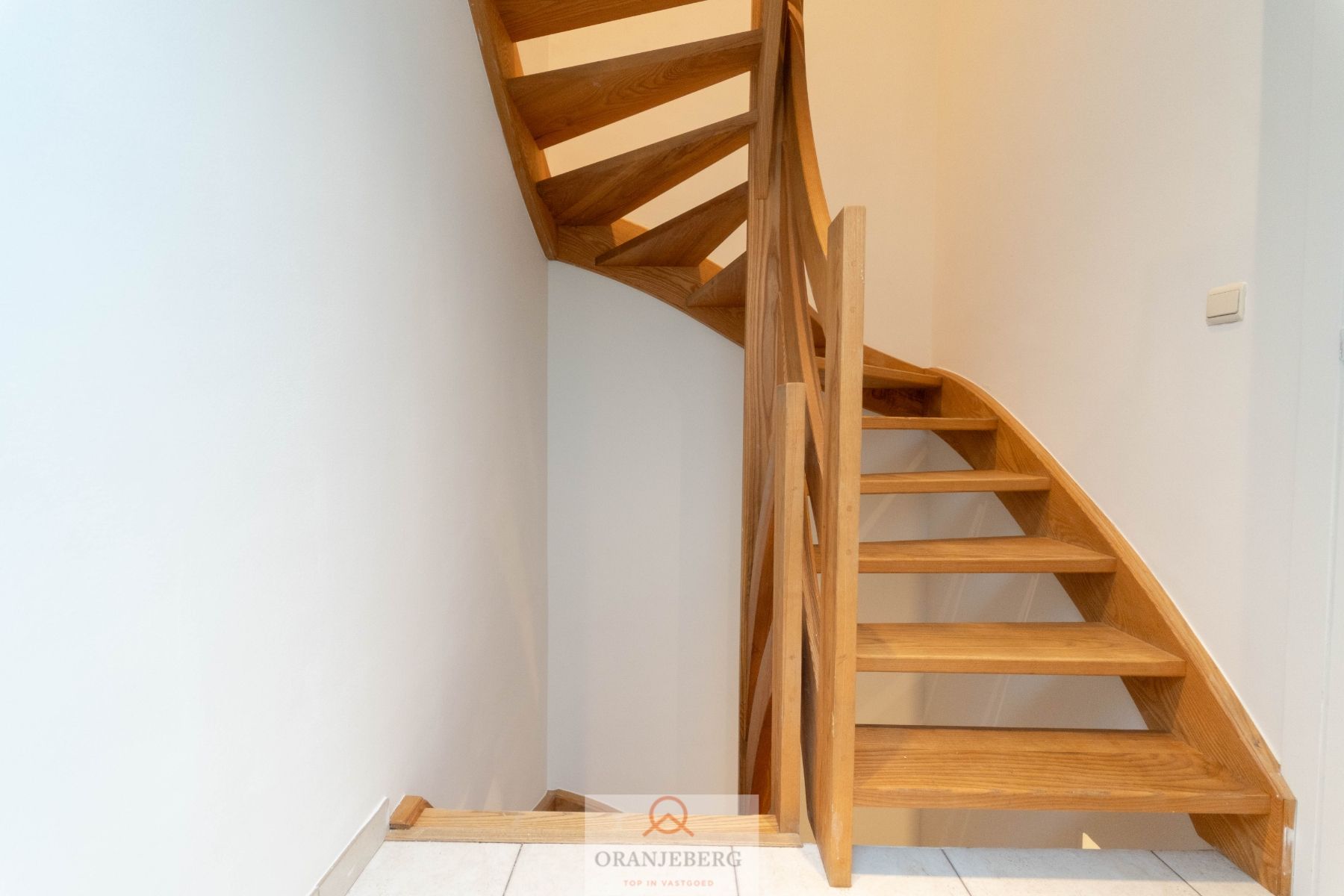 Lichtrijke bel-étage woning met garage en tuin te Lievegem - Waarschoot foto 11