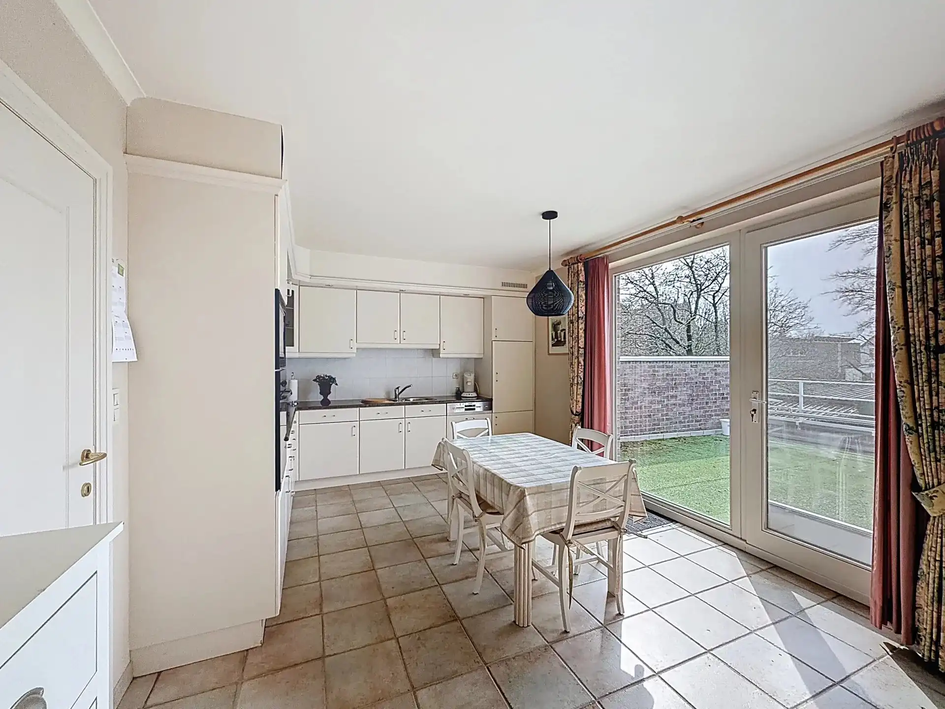 Te koop: Ruim duplex appartement met 4 slaapkamers in Lommel foto 5