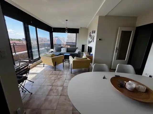 TOPPER! Appartement met 2 slaapkamers en fantastisch zicht en ook zijdelings zeezicht foto {{pictureIndex}}