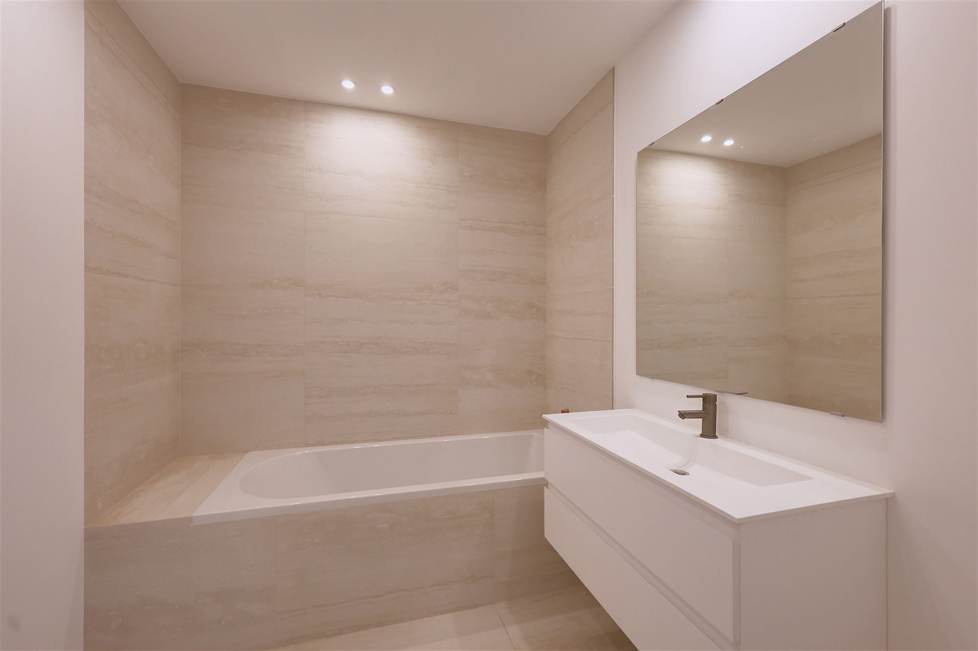 Gerenoveerd gelijkvloers appartement met tuin in Markgravewijk foto 16