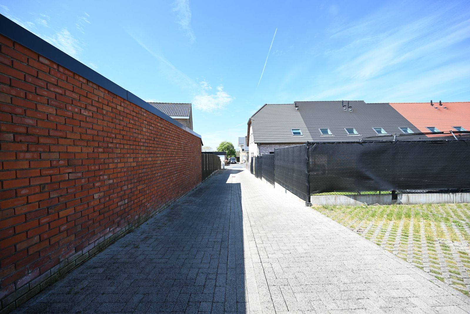 Gezinsvriendelijke Woning met Open Keuken, Tuin parkeerplaats en Garage foto 21