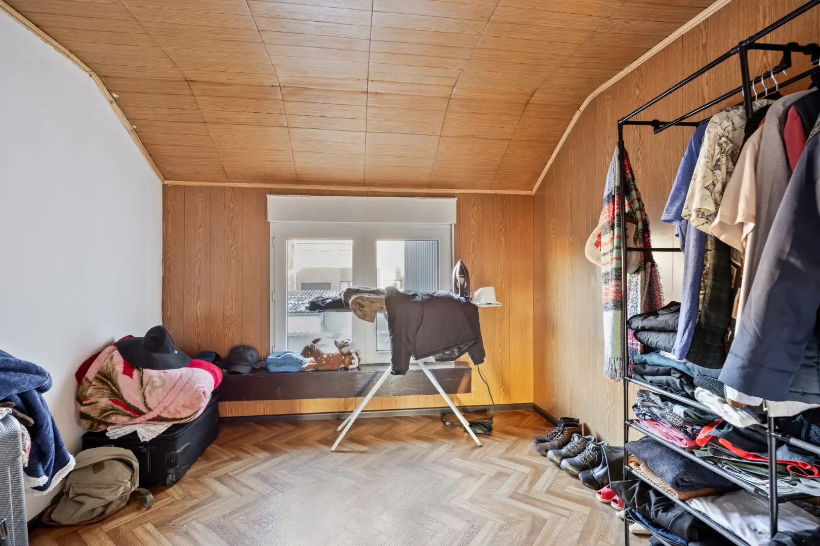 Te renoveren woning nabij het centrum van Mol ! foto 14