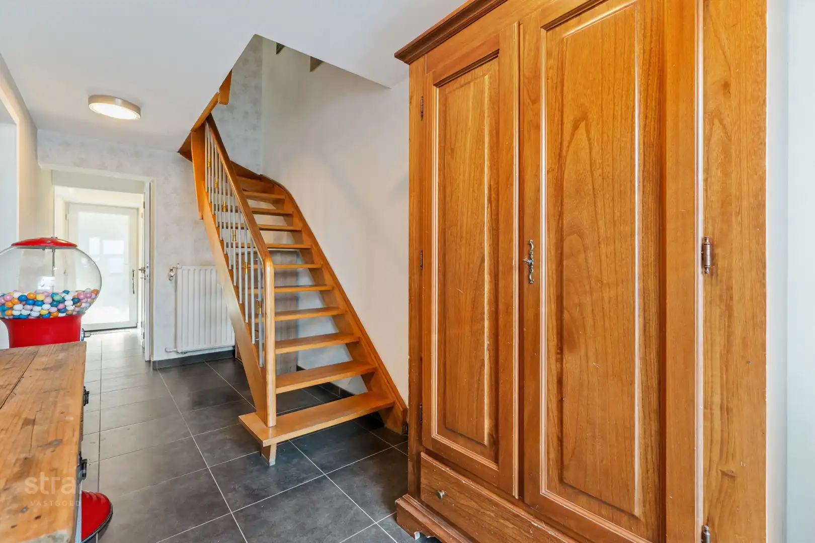 Ruime gezinswoning met 4 slaapkamers, 2 badkamers en tuin foto 13