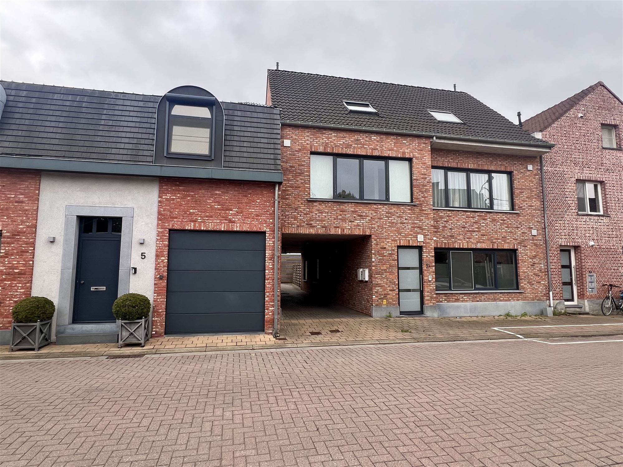 Instapklare duplex, 110 m2 met 2 slaapk, dakterras en garage foto {{pictureIndex}}