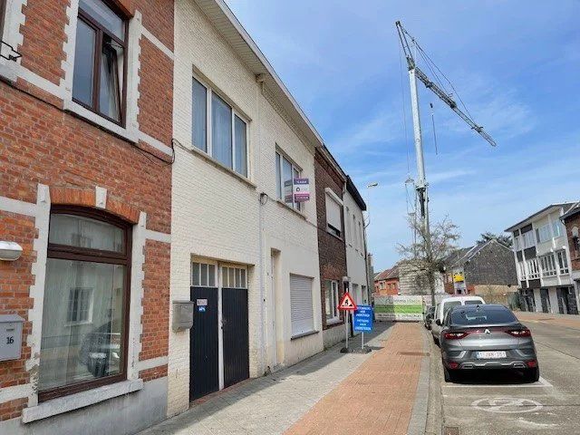 Gezellige te renoveren stadswoning met 4 slaapkamers, tuin en garage. foto 19