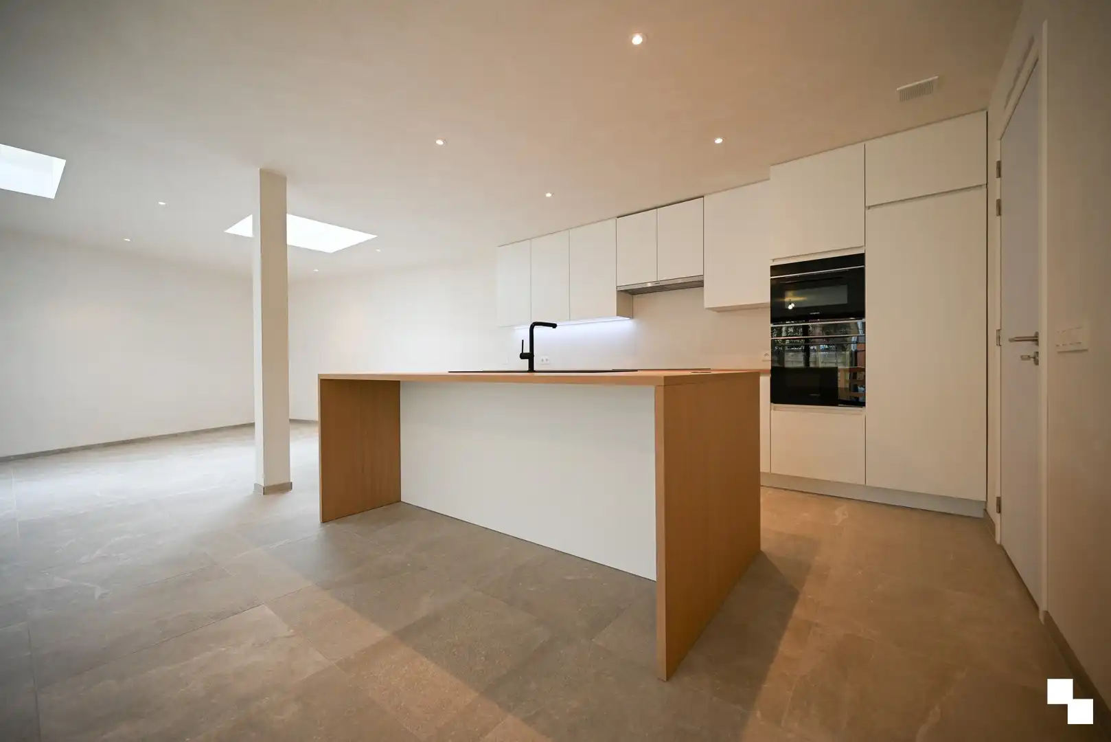 Uitzonderlijk ruime nieuwbouwwoning te Izegem foto 9