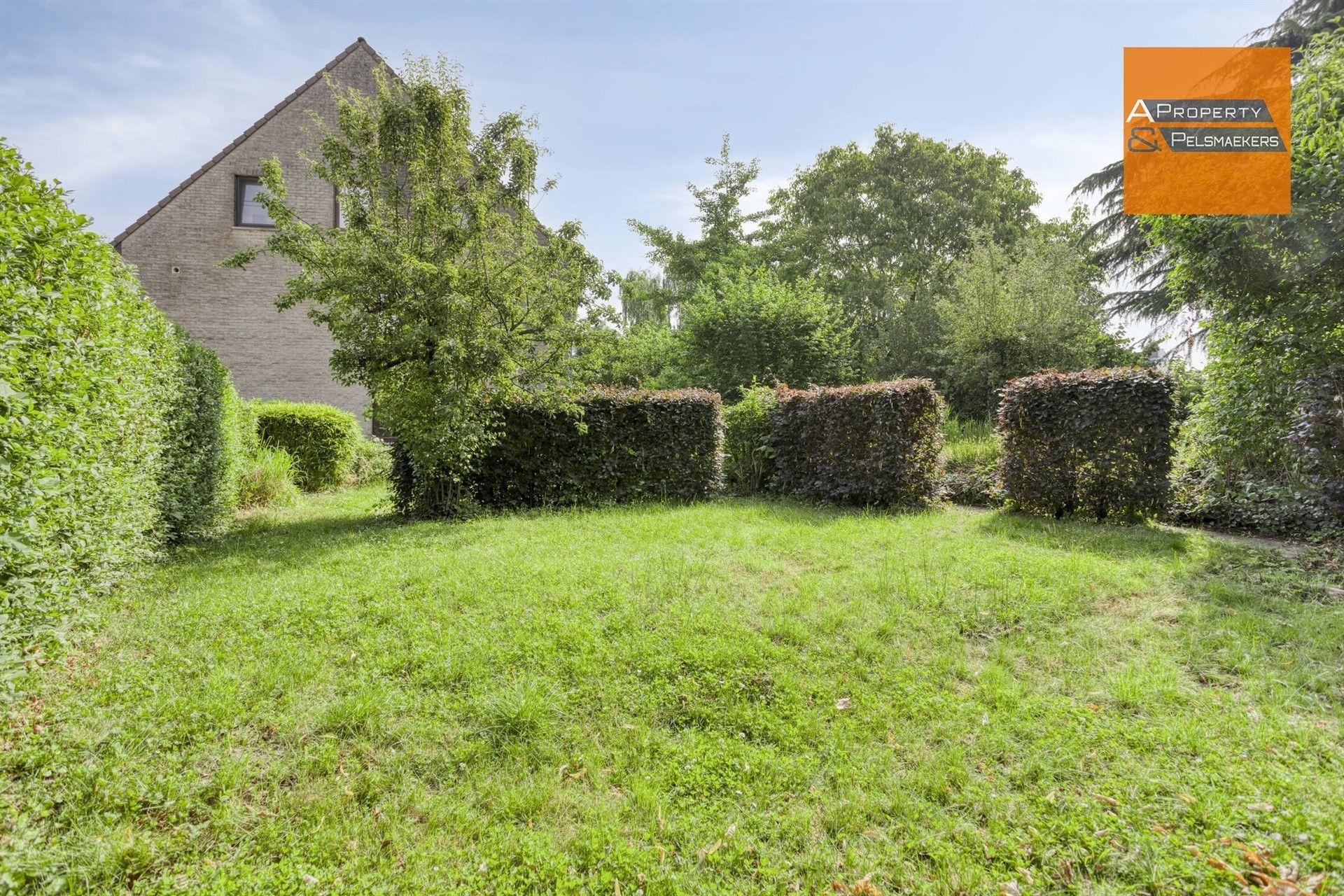 2 slaapkamers appartement met grote tuin foto 16