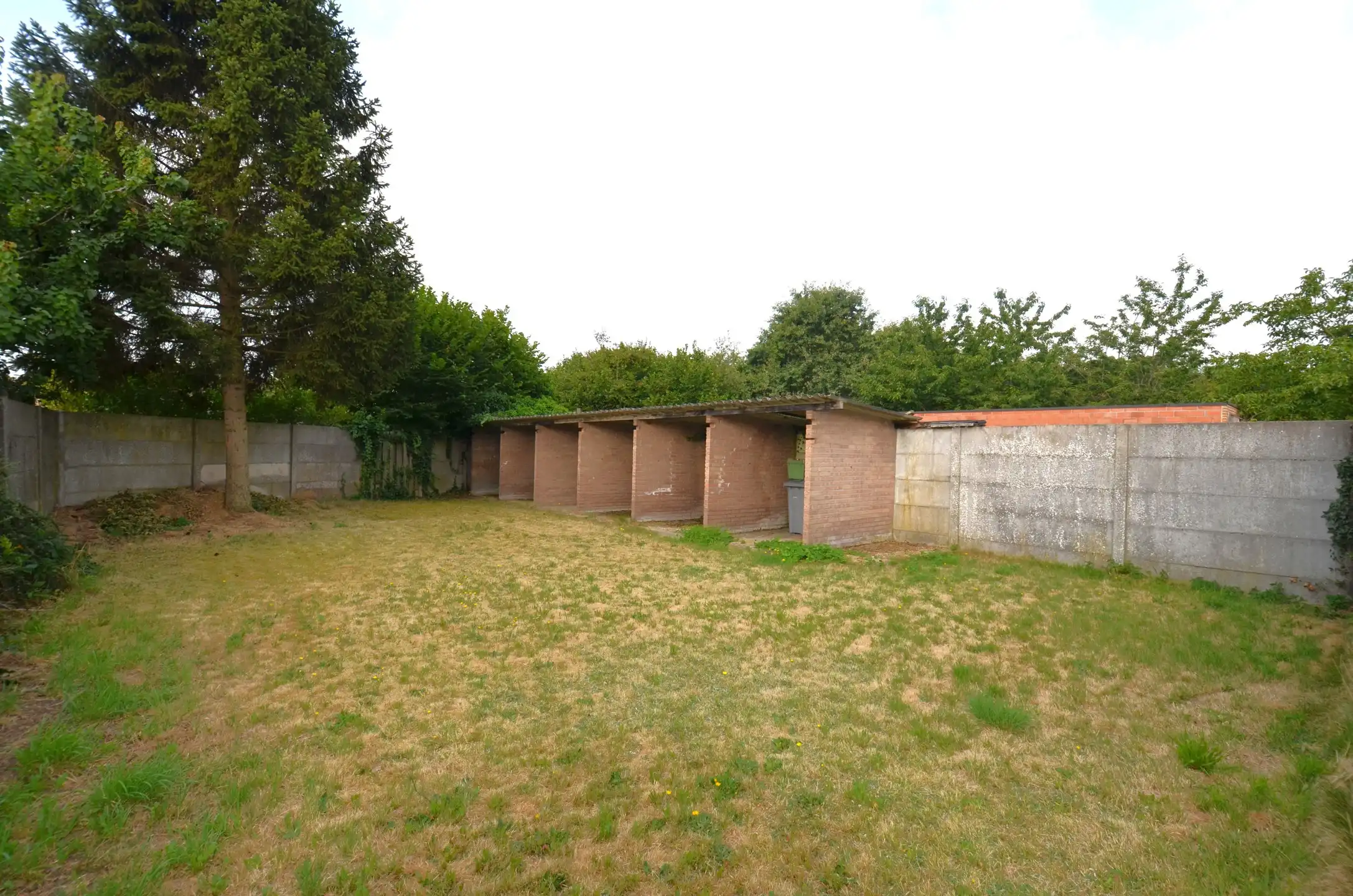 Te renoveren halfopen bebouwing met tuin en ruime garage foto 19