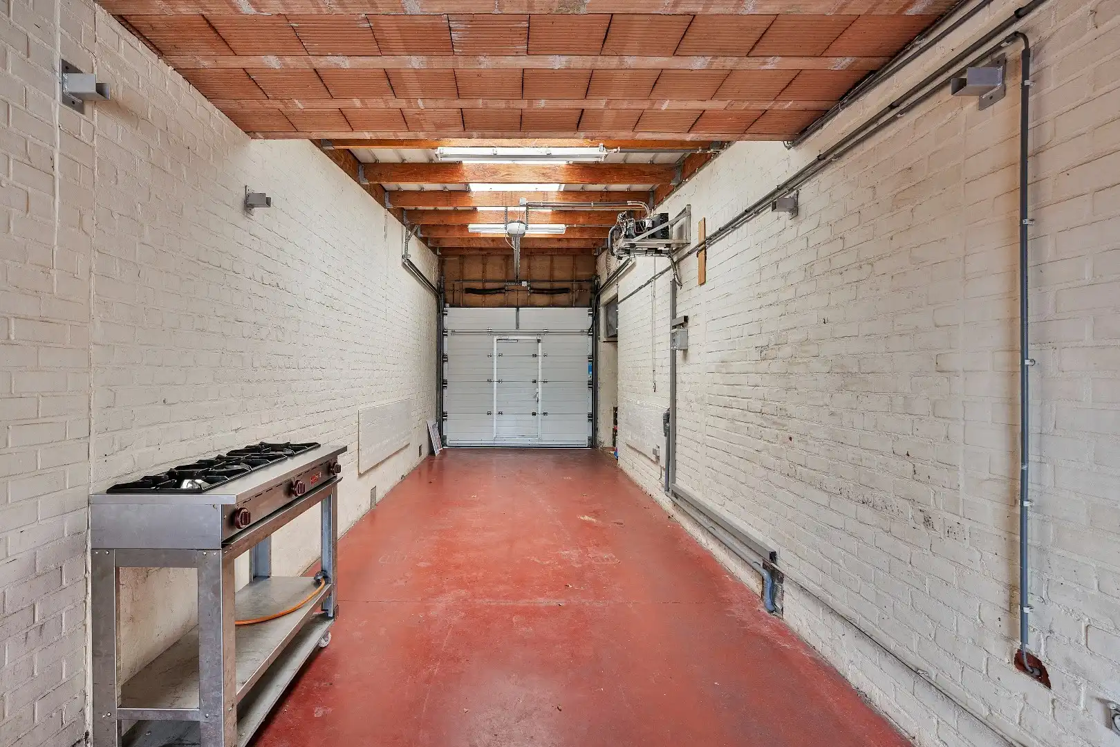 COMMERCIËLE HANDELSWOONST MET 3 SLPKS, GROTE GARAGE EN GUNSTIG EPC foto 20