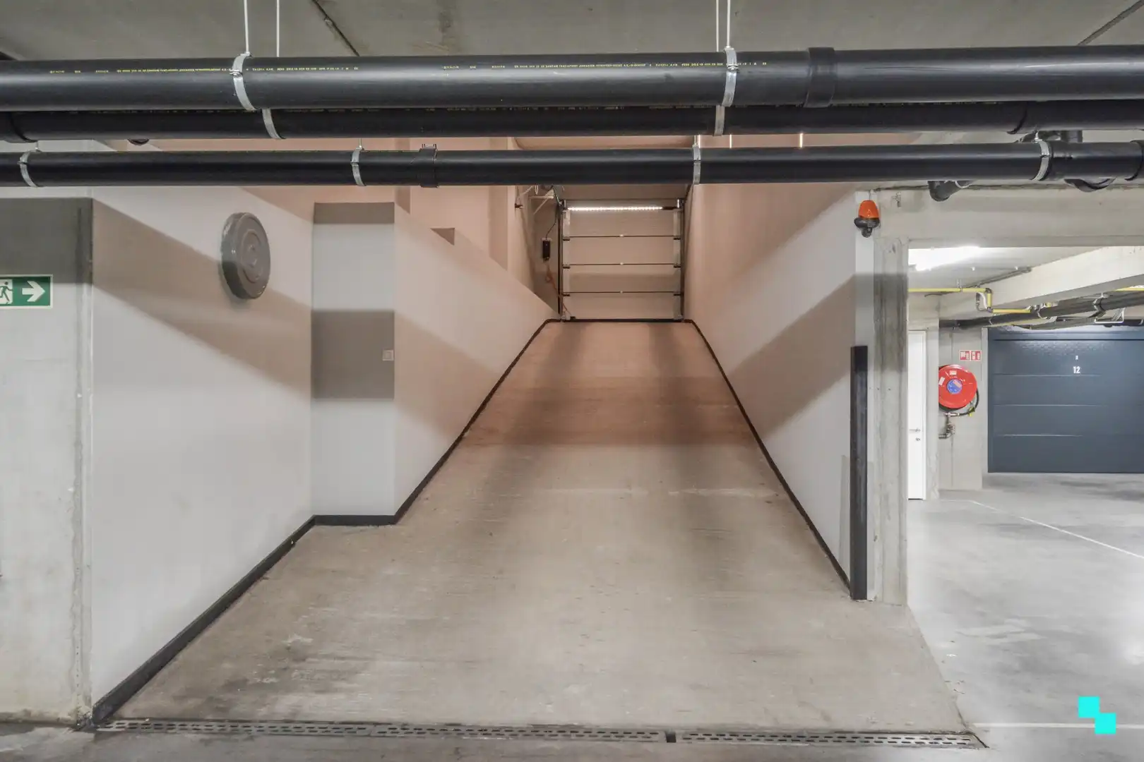 Autostaanplaats gelegen in ondergrondse parking van Residentie Mondriaan foto 4