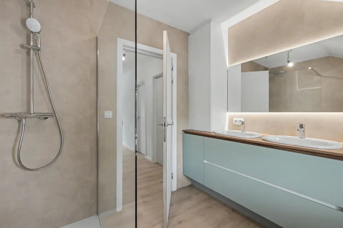 Instapklare en energiezuinige gerenoveerde woning. foto 16
