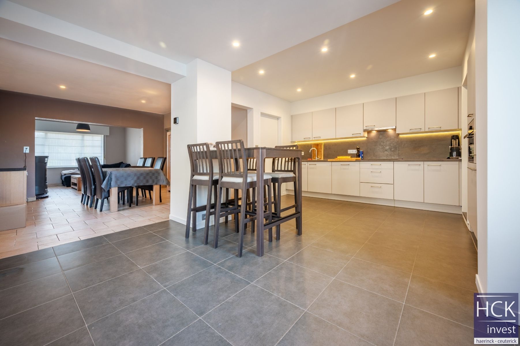 OUDENAARDE - Mooi gelegen instapklare woning met 3 SLPK. en knappe tuin foto 9