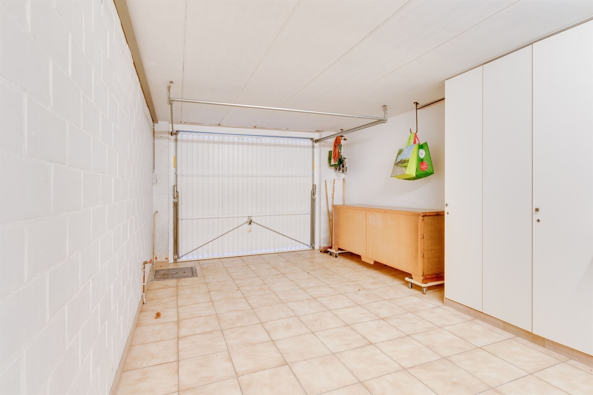 Lichtrijk duplex appartement met 2 slaapkamers, zonneterras & garage in rustige straat. foto 16