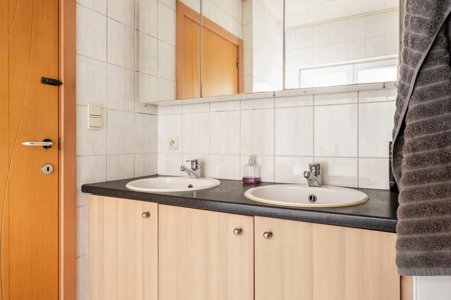 Lichtrijk appartement op de dakverdieping foto 9