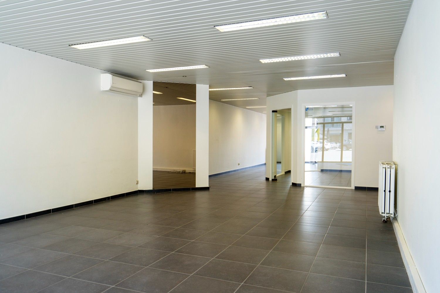 CENTRAAL PAND MET PARKING foto 2