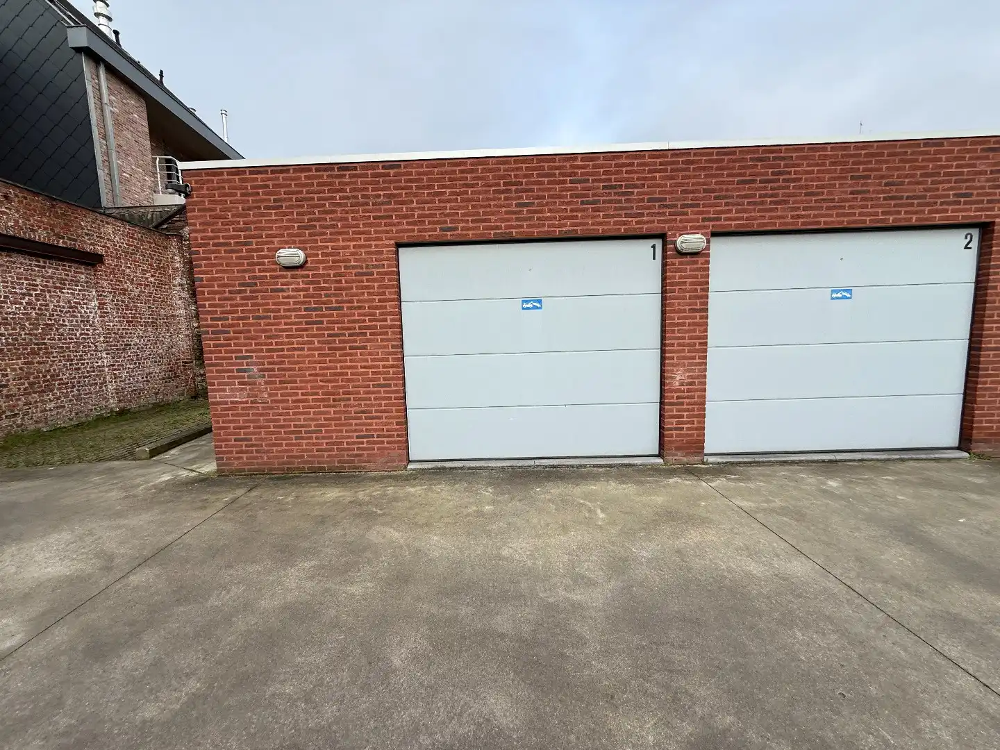 Afzonderlijke gemetste garage te huur in centrum Roeselare  foto 2