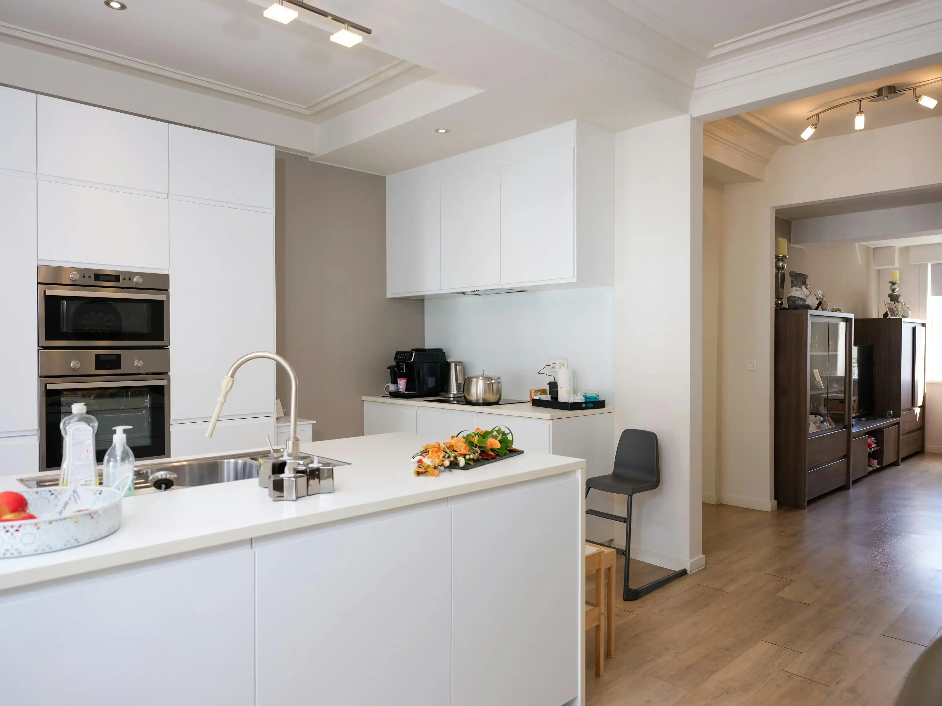 Instapklaar handelspand met woonst te koop op de Boelare in Eeklo foto 11