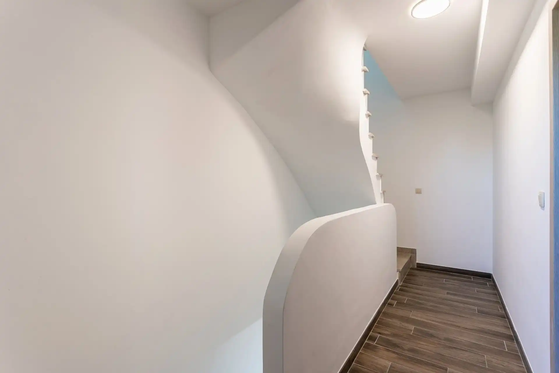 Prachtige woning (4 slpks) met terras en autostaanplaats foto 6