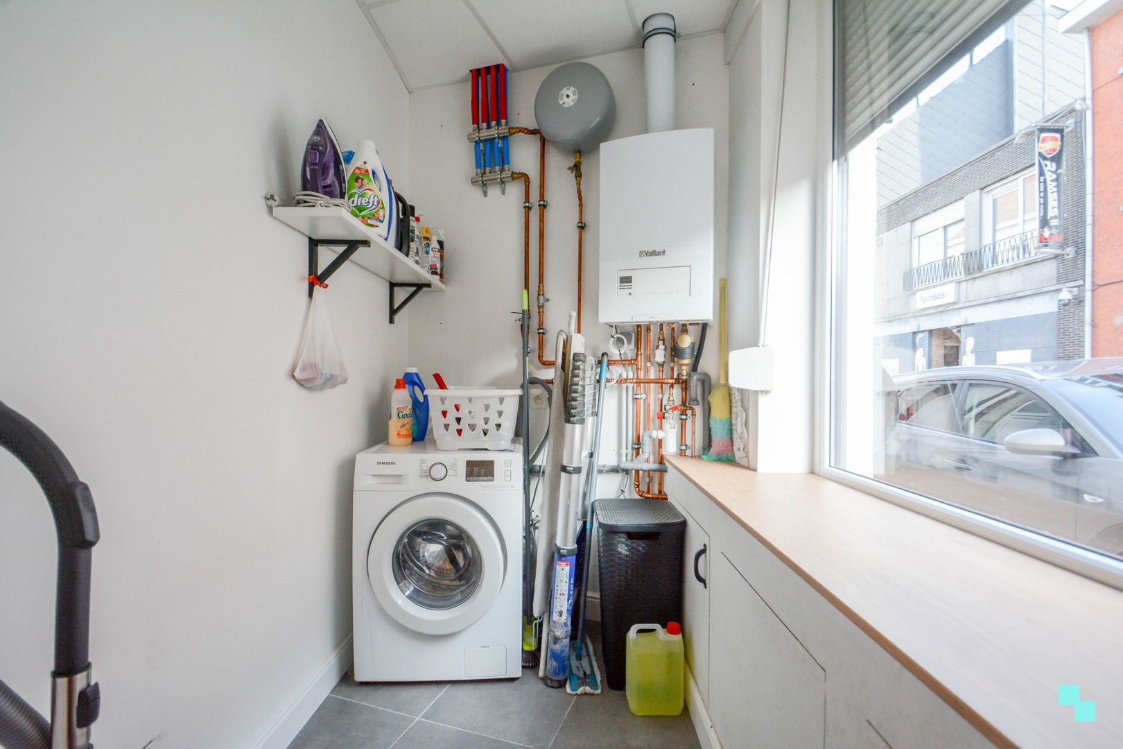 Gesloten bebouwing in hartje Izegem foto 4