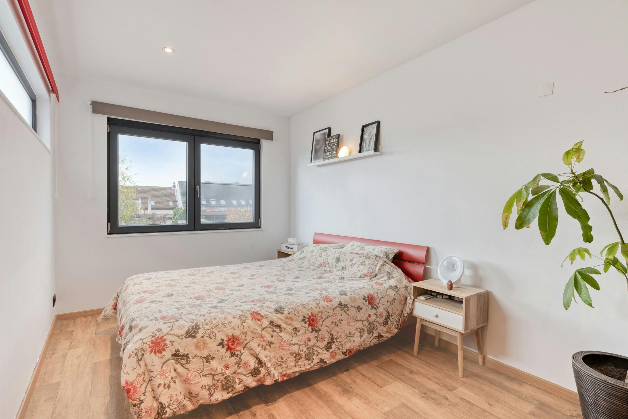 Huis met 2 slaapkamers te koop in centrum Stabroek! foto 10