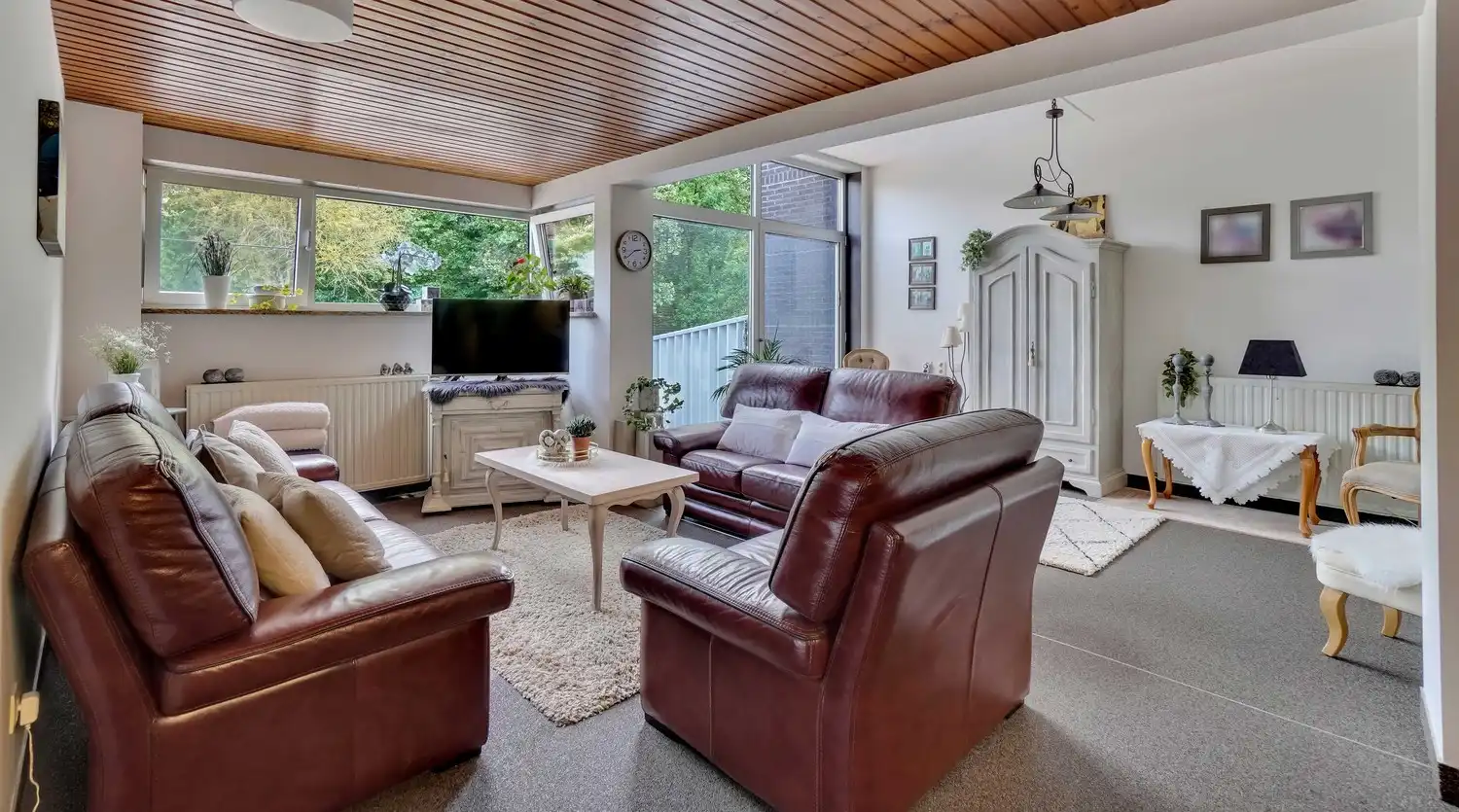 Gelijkvloers appartement met tuin foto 2