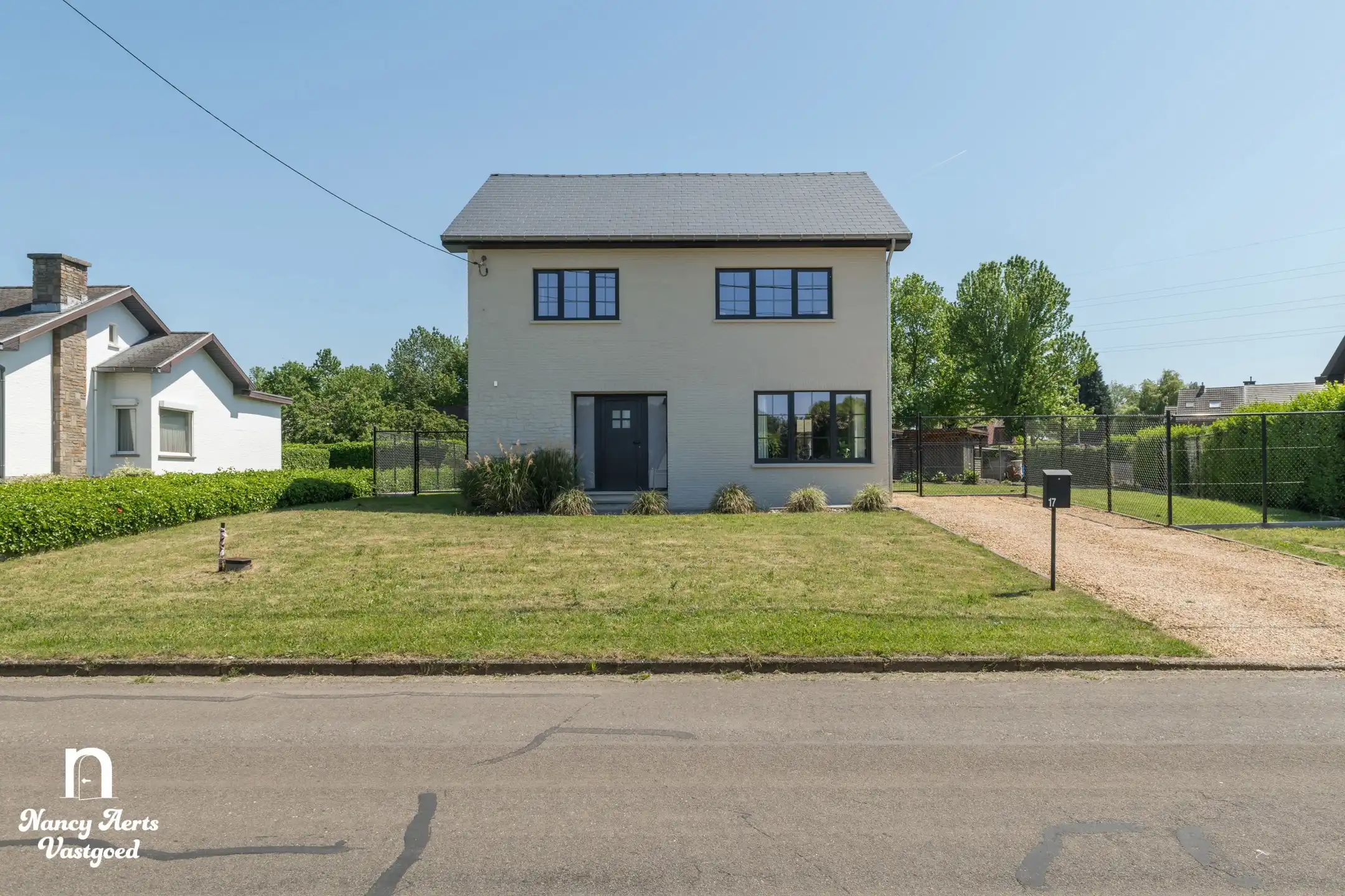 Lichtrijke en perfect afgewerkte woning op royaal perceel foto 32