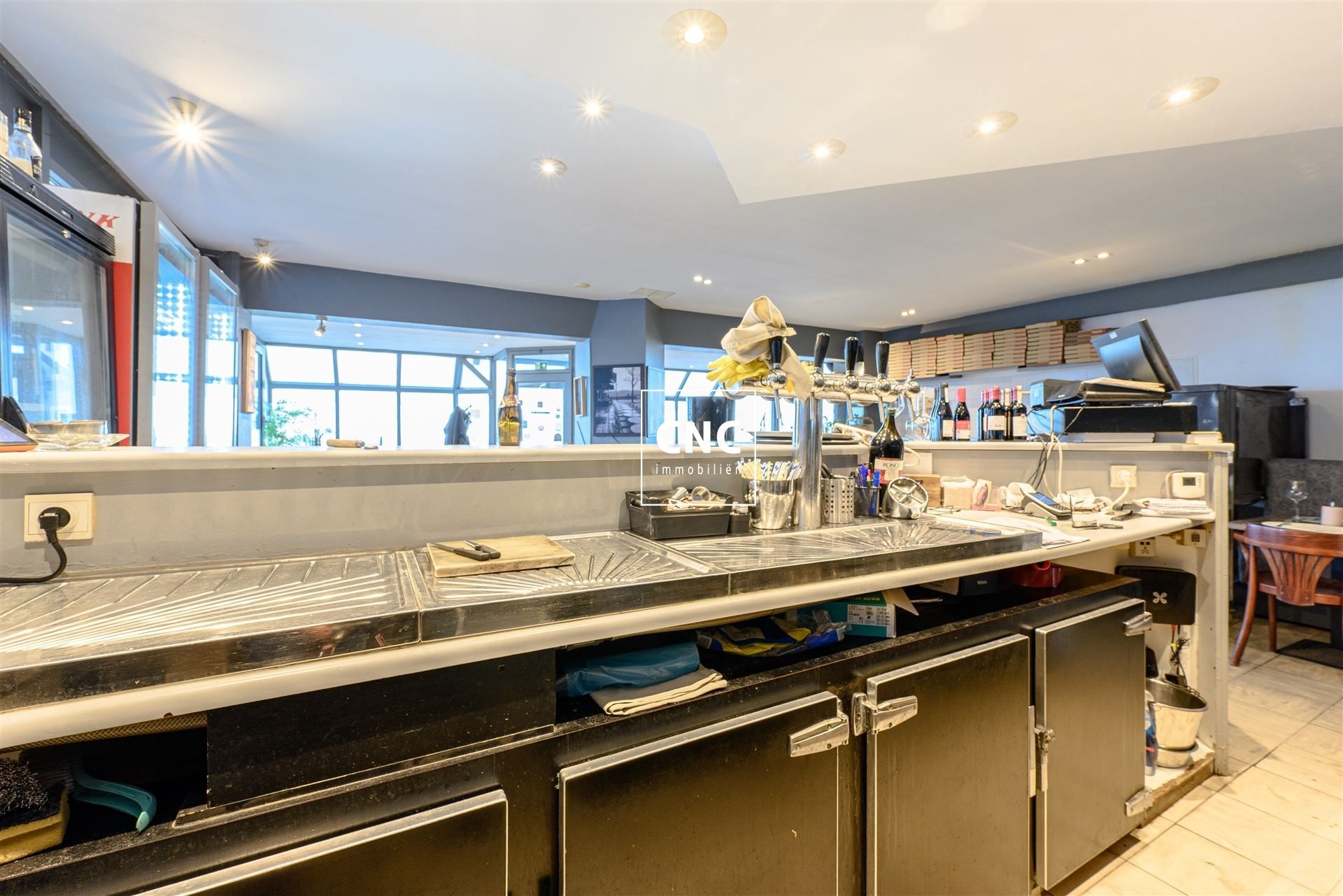 Zeer ruim en instapklaar handelspand aan Zeedijk-Heist foto 15