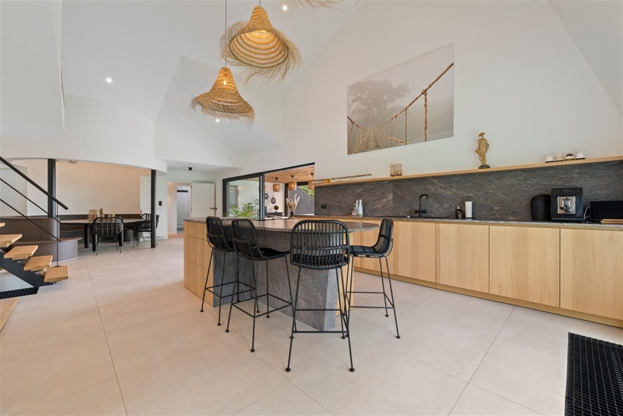UNIEKE DESIGNWONING MET MODERNE AFWERKING EN STIJVOLLE ARCHITECTUUR foto 24