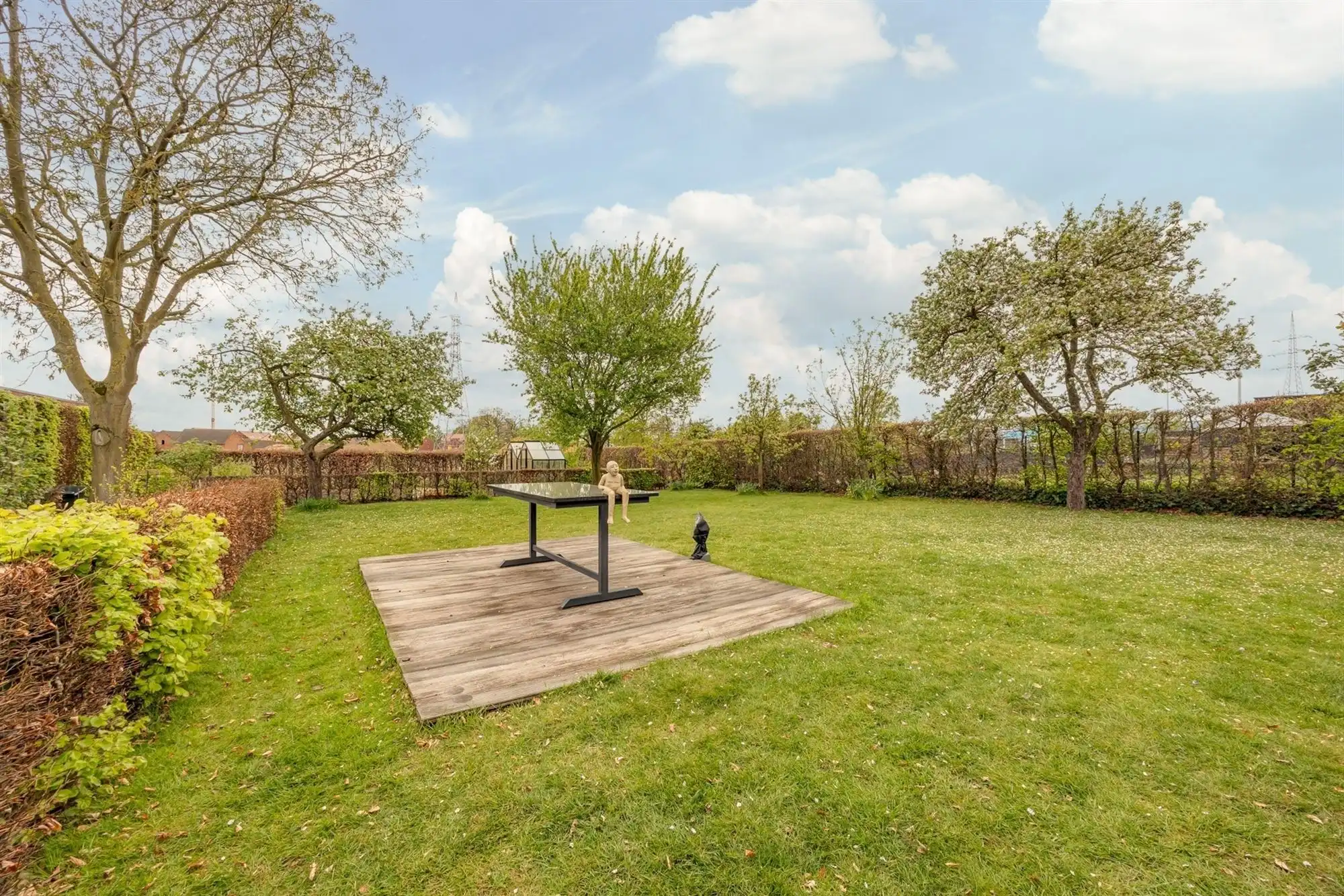 Instapklare en vrijstaande gezinswoning met 3 slpk. en een ruime tuin foto 23