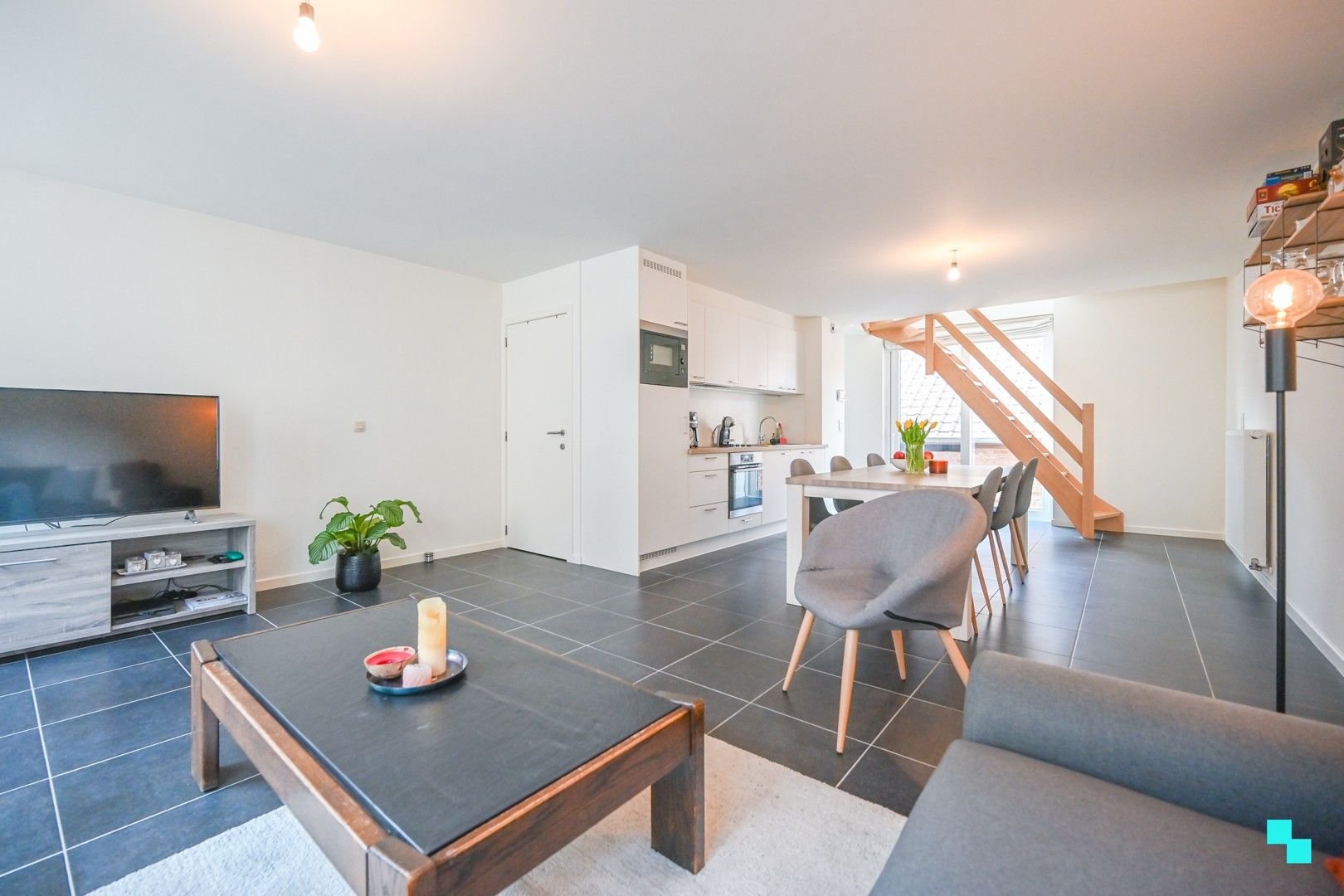 Volledig instapklaar duplex appartement in hartje Deerlijk foto 7