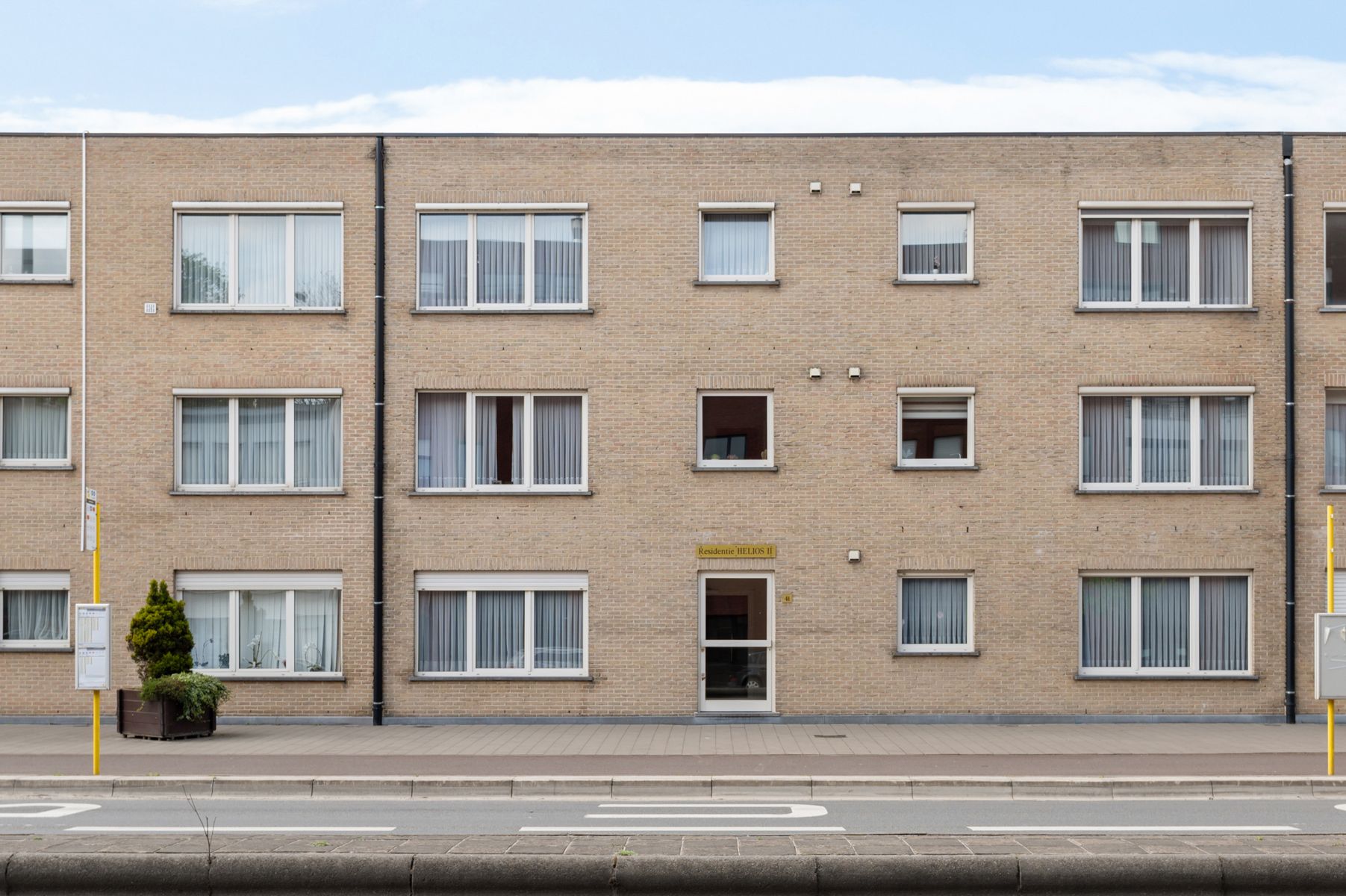 Volledig vernieuwd appartement met ruim terras en garagebox foto 16