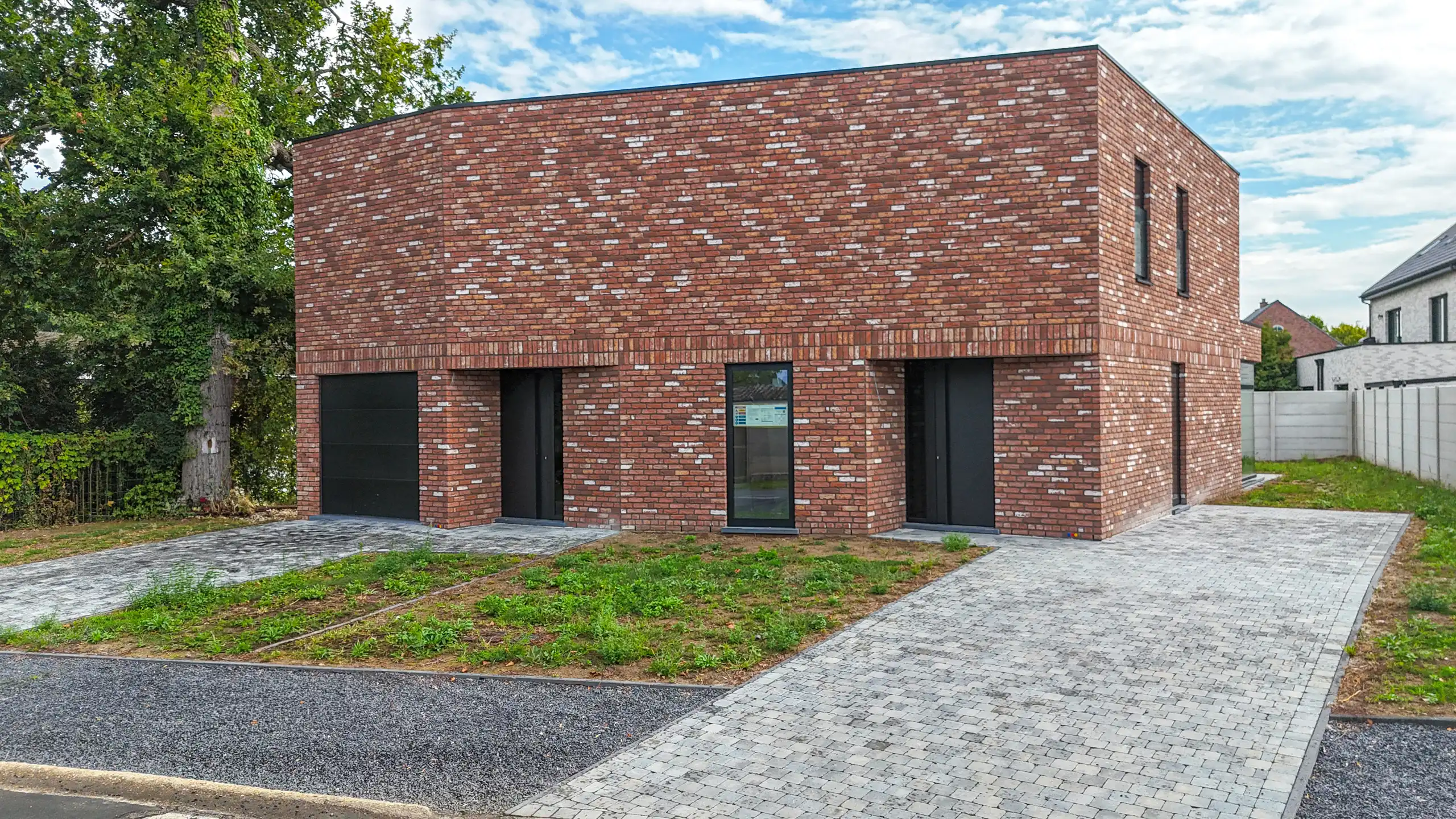 Kwalitatief afgewerkte nieuwbouwwoning op centrale ligging! foto 33
