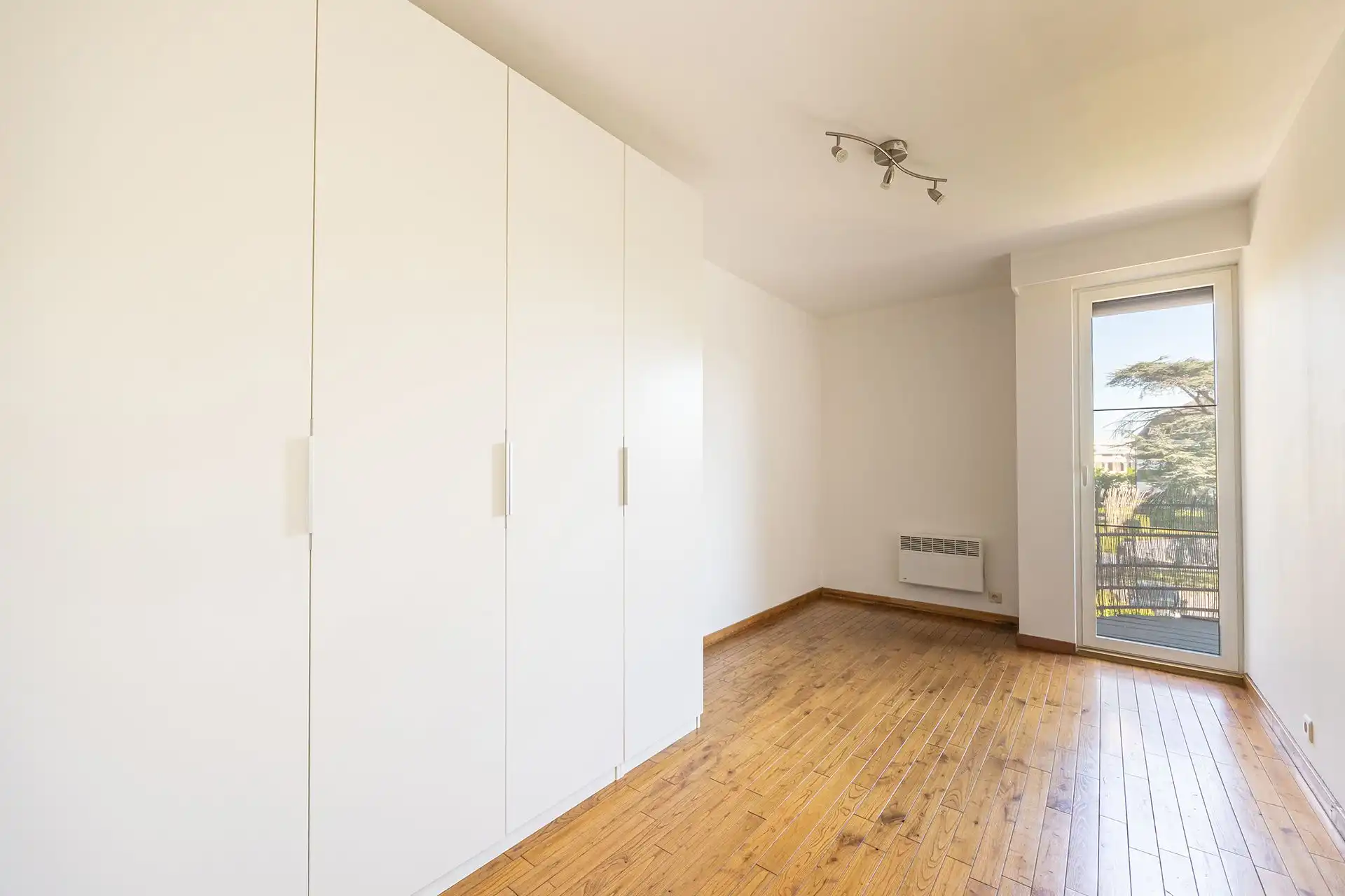Lichtovergoten appartement met 2 terrassen en garagebox! foto 13