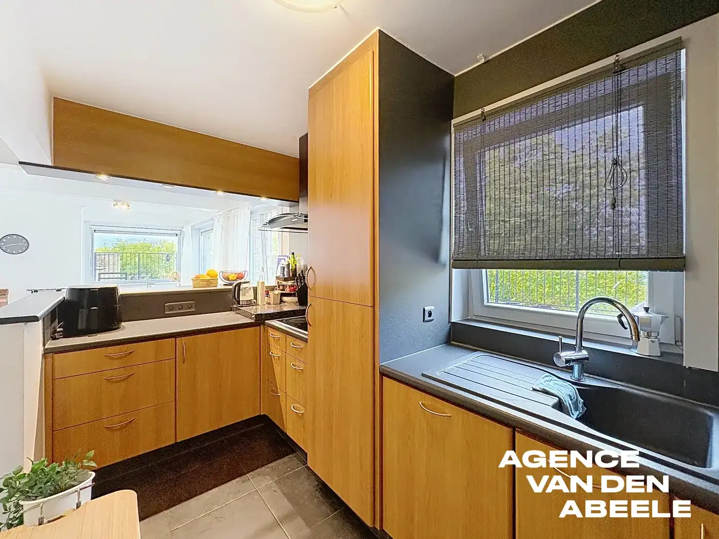 Ruim 3-slaapkamerappartement met ideale ligging in Brugge foto 3