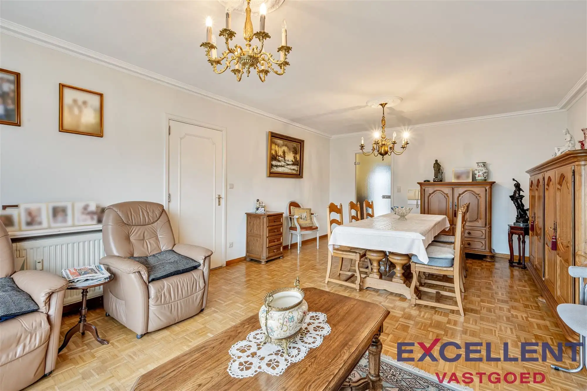 Centraal gelegen 2 slpk appartement op de Markt van Deinze  foto 4