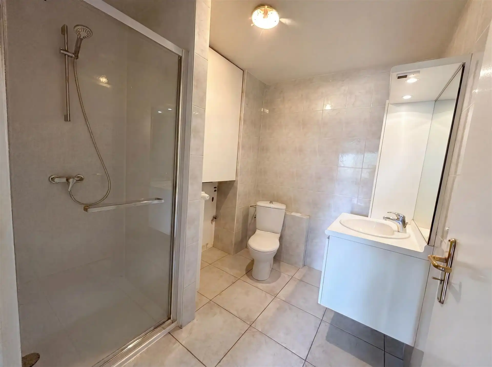Gezellig appartement met één slaapkamer en staanplaats in centrum Aalst foto 6